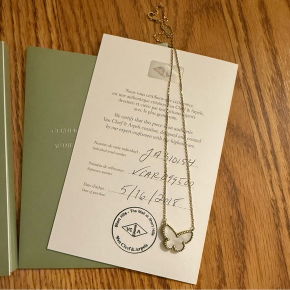 Van Cleef & Arpels Lucky Alhambra Butterfly Pendant Necklace - Picture 15 of 16